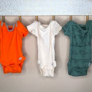 3 Organic NB onesies
